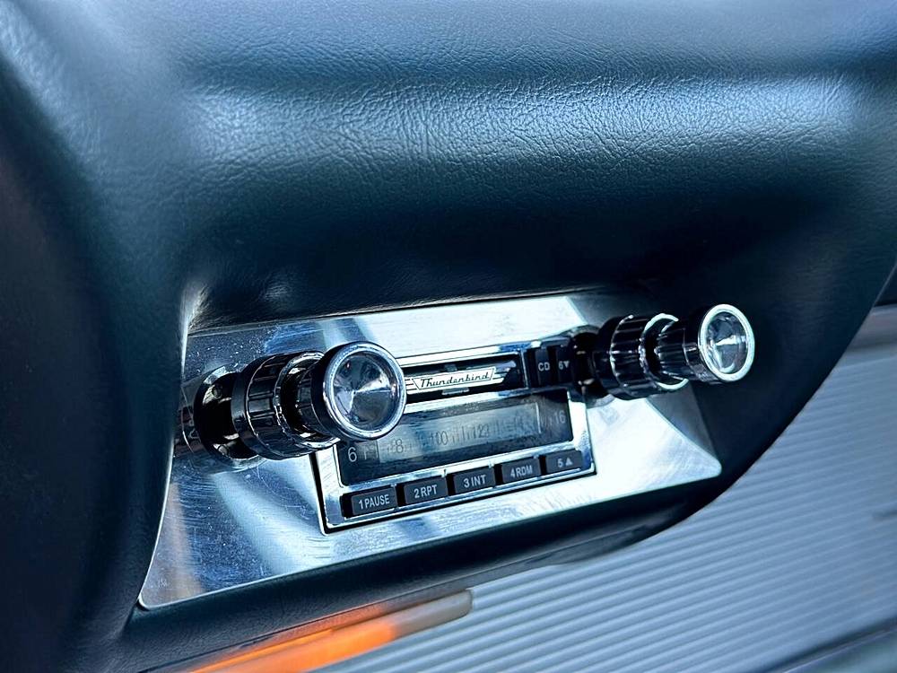 Ford-thunderbird-1963-blue-36