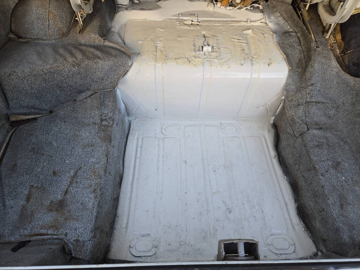 Ford-thunderbird-1966-white-6