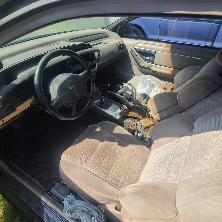 Ford-thunderbird-1989-3