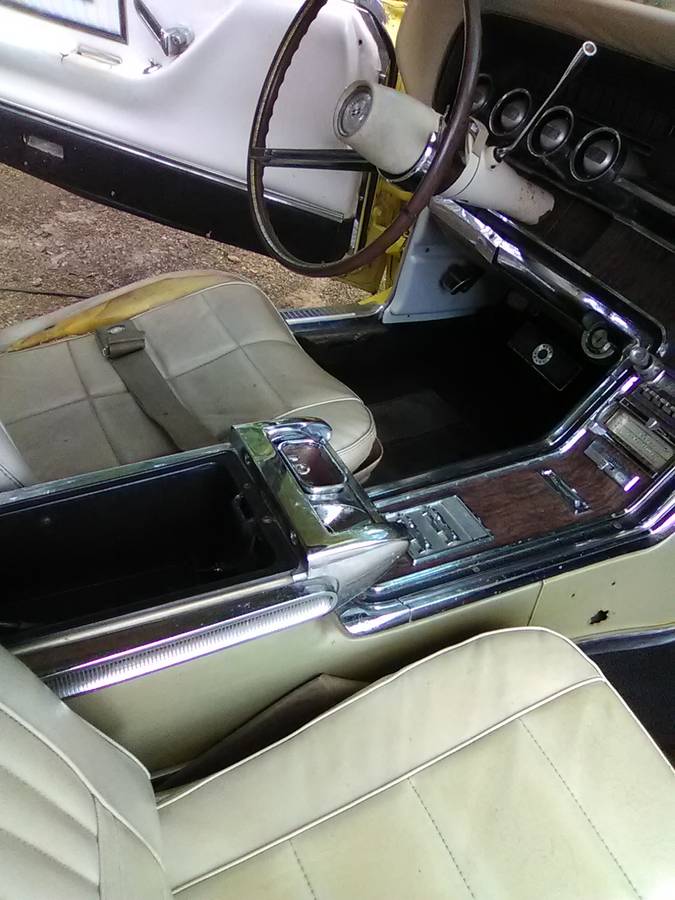 Ford-thunderbird-coupe-1966-yellow-1