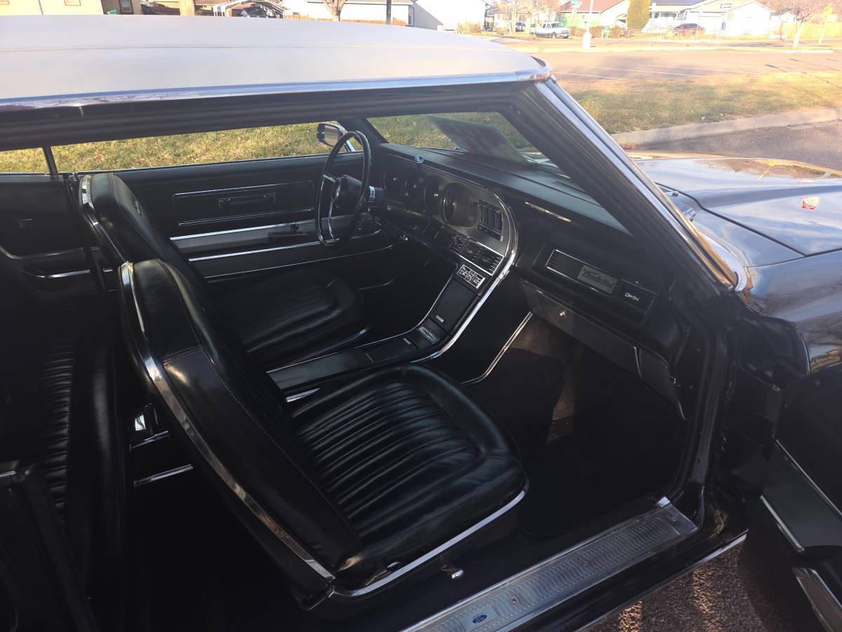 Ford-thunderbird-coupe-1967-black-10
