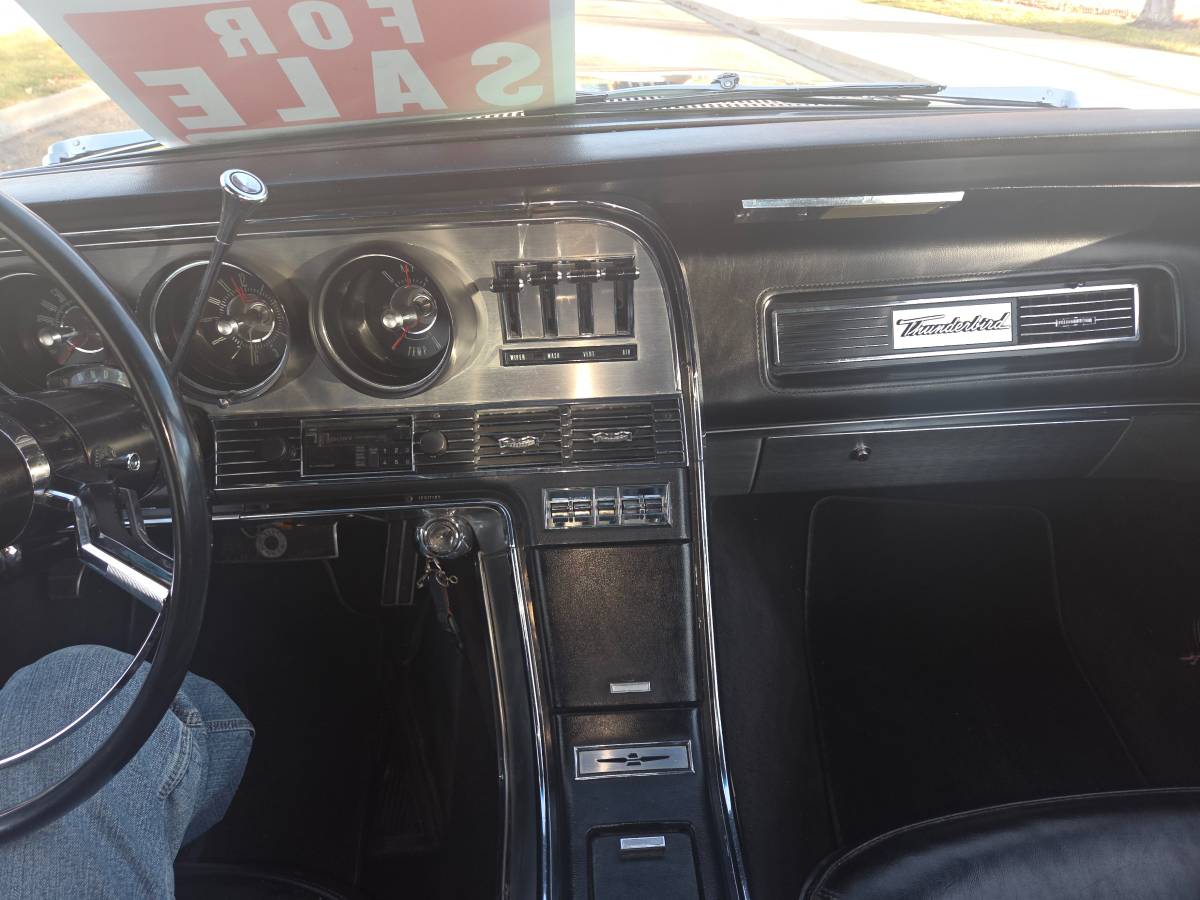 Ford-thunderbird-coupe-1967-black-6