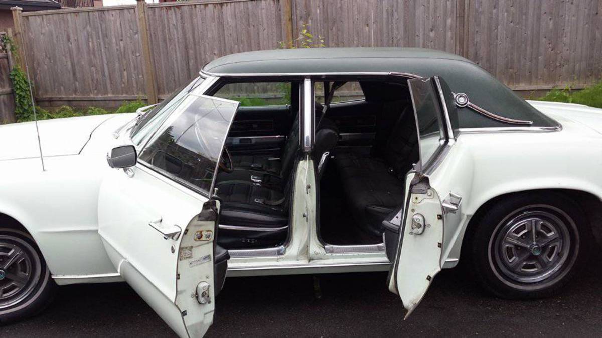 Ford-thunderbird-landau-1968-custom-21