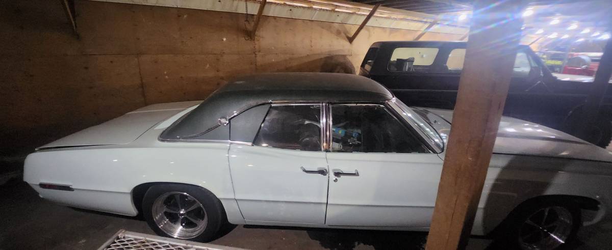 Ford-thunderbird-landau-1968-custom-4