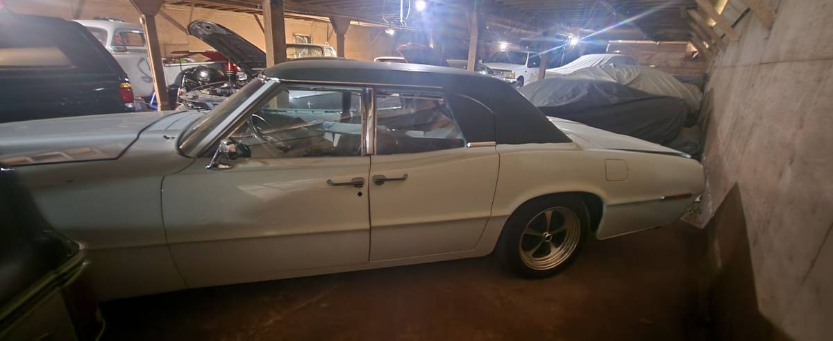 Ford-thunderbird-landau-1968-custom-5