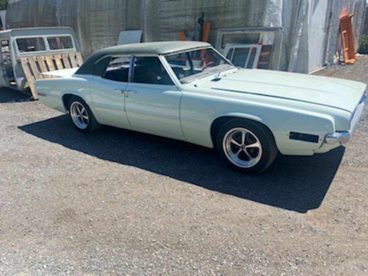 Ford-thunderbird-landau-1968-custom-6