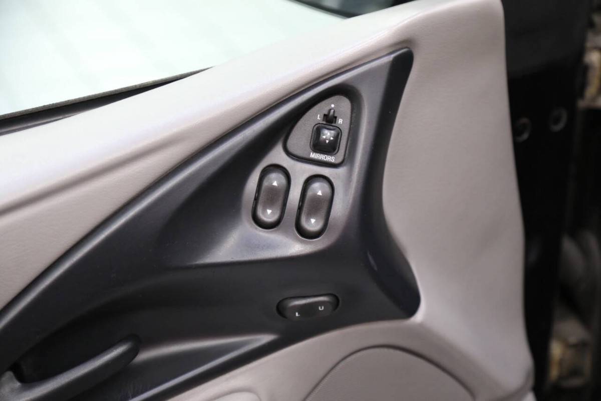 Ford-thunderbird-lx-2dr-coupe-1996-black-11