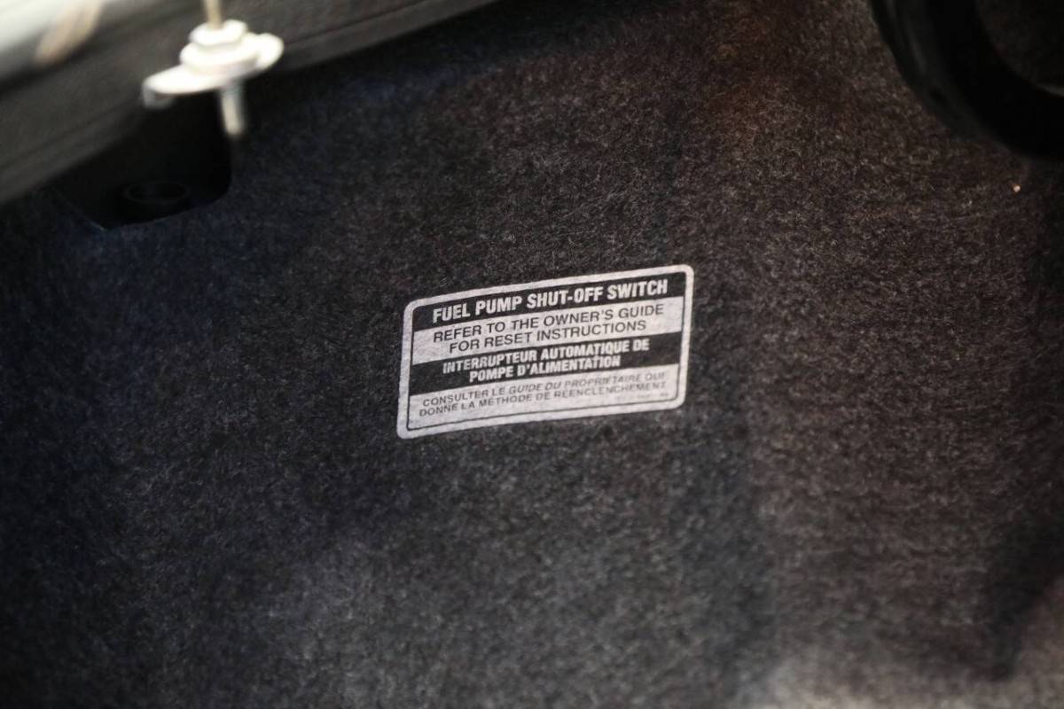 Ford-thunderbird-lx-2dr-coupe-1996-black-17