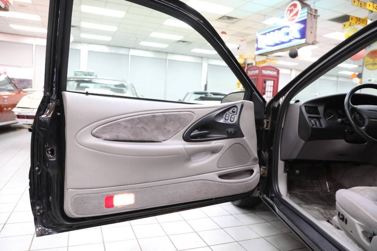 Ford-thunderbird-lx-2dr-coupe-1996-black-23