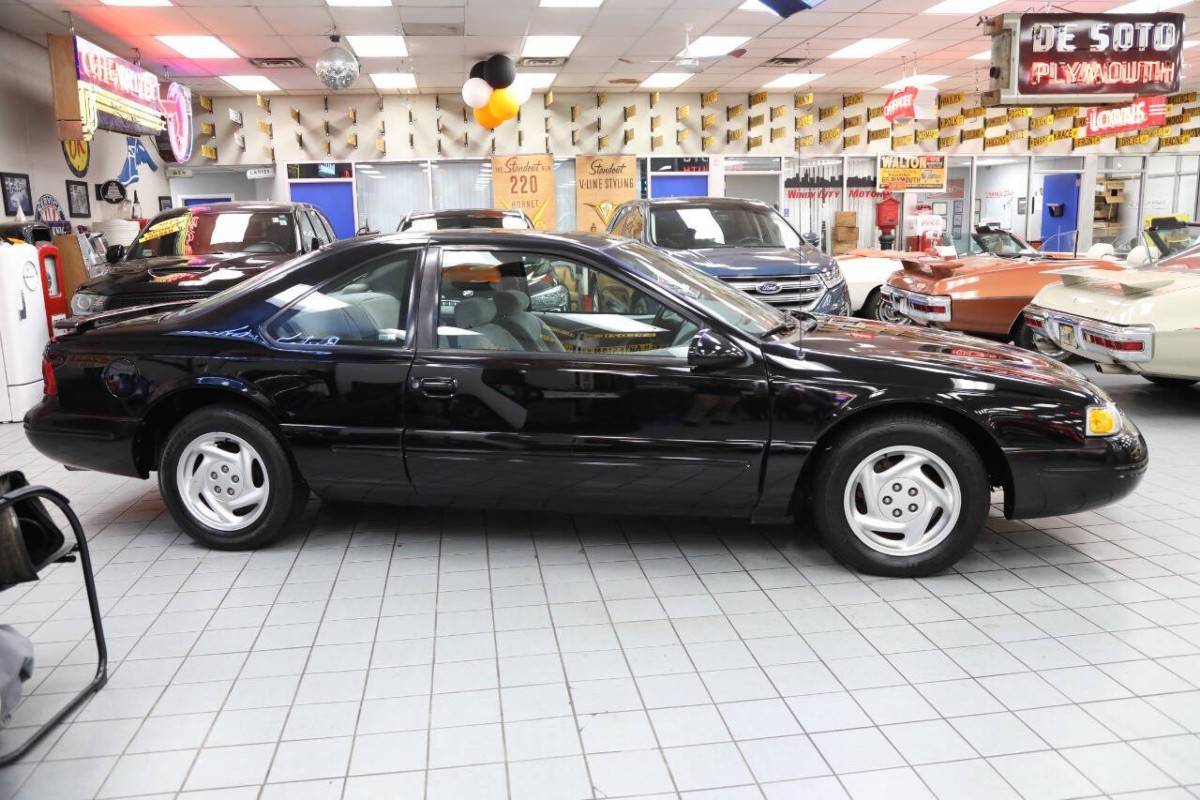 Ford-thunderbird-lx-2dr-coupe-1996-black-4