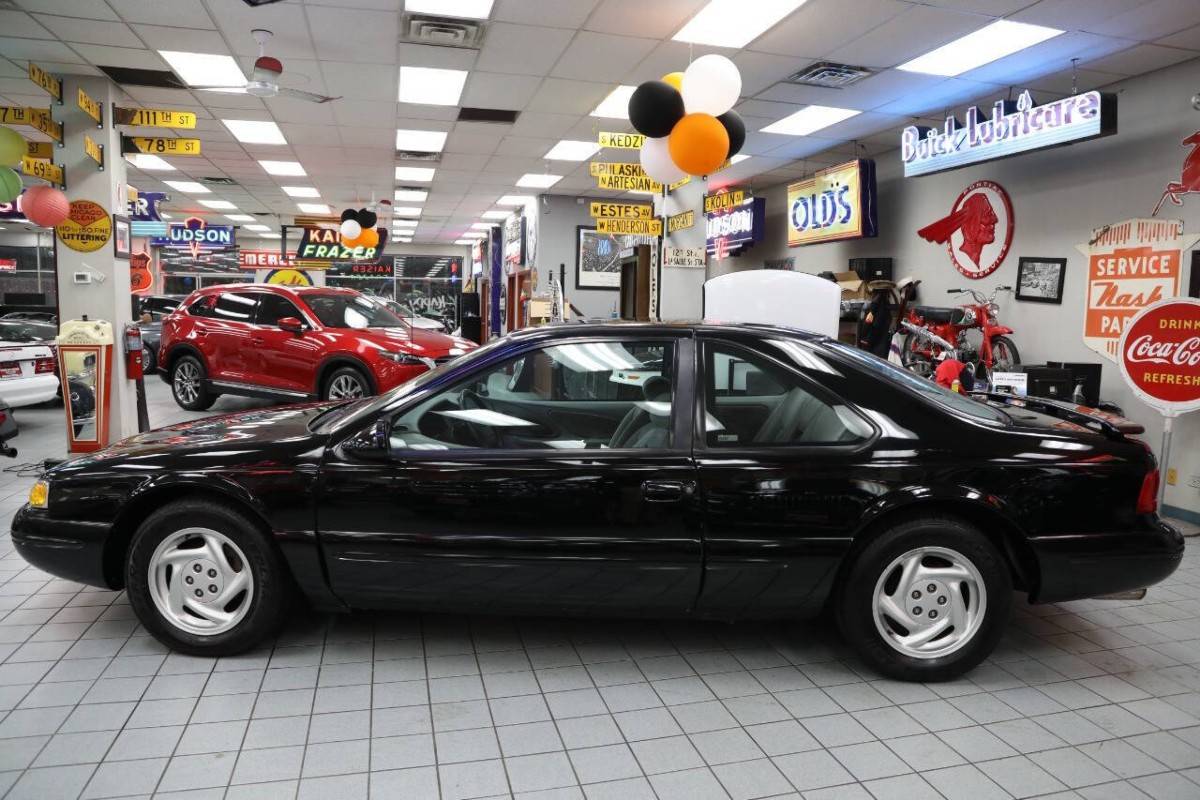 Ford-thunderbird-lx-2dr-coupe-1996-black-9