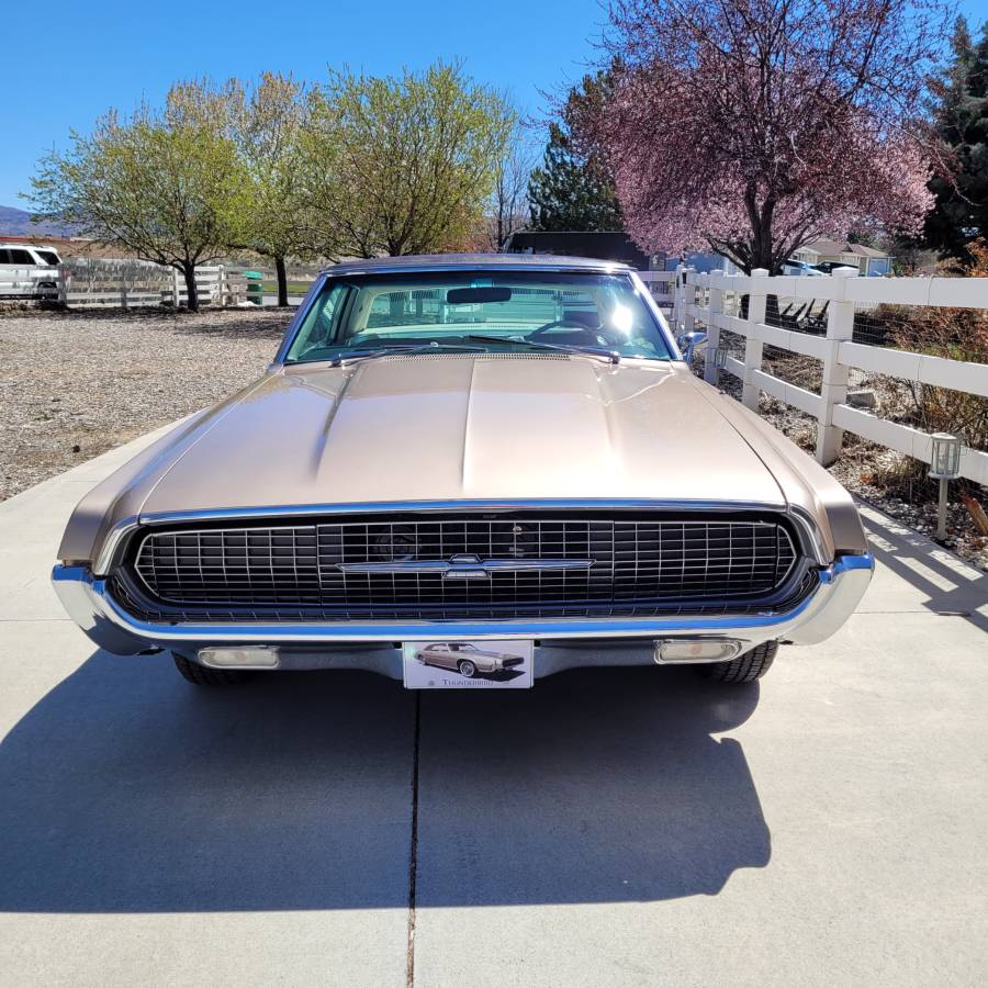 Ford-thunderbird-tudor-landau-1967-custom-1
