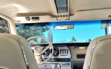 Ford-thunderbird-tudor-landau-1967-custom-17