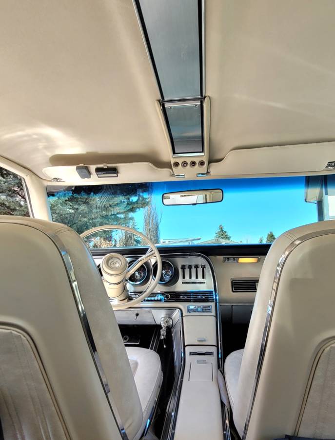 Ford-thunderbird-tudor-landau-1967-custom-45