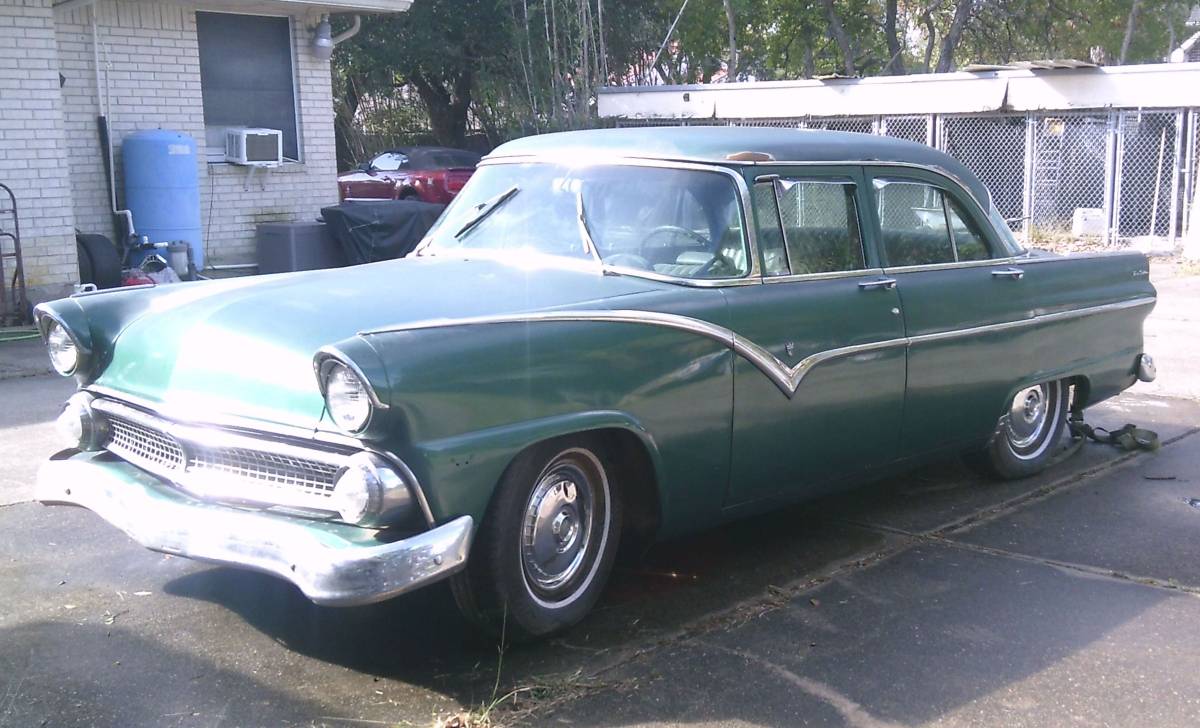 Ford-town-sedan-1955-green-1