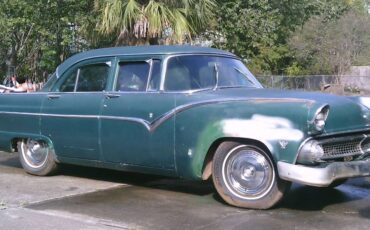 Ford-town-sedan-1955-green-2