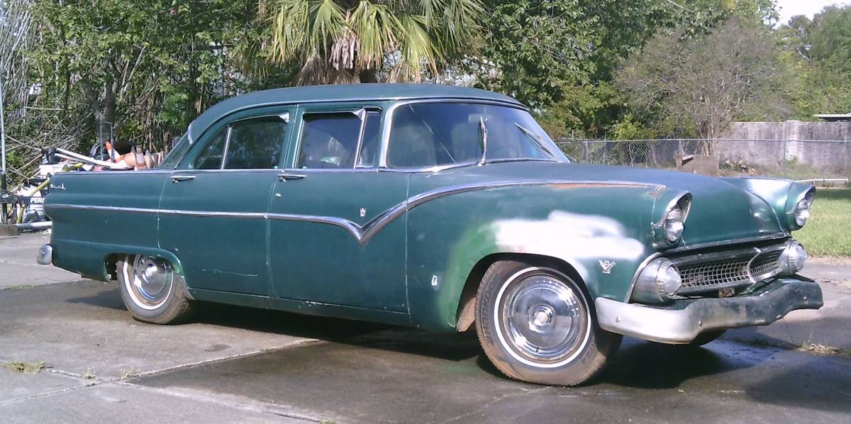 Ford-town-sedan-1955-green-2