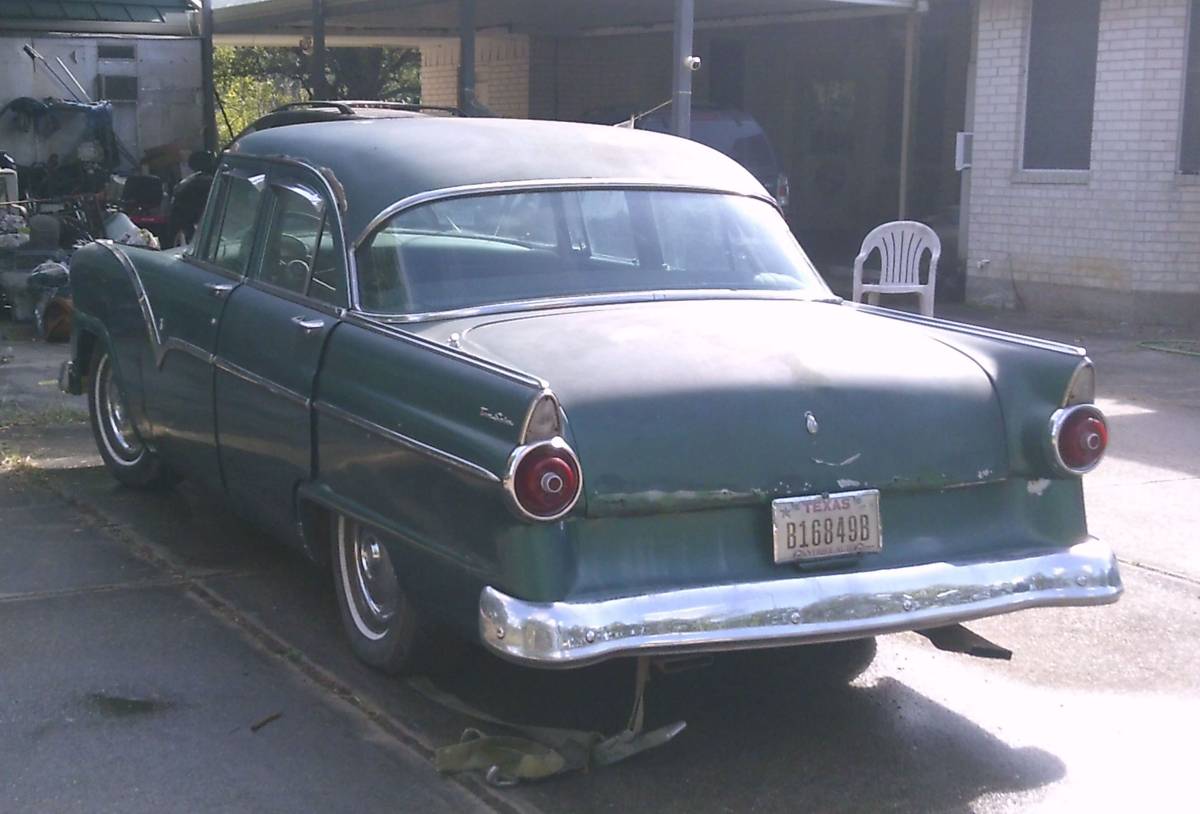 Ford-town-sedan-1955-green-3