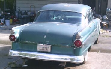 Ford-town-sedan-1955-green-4