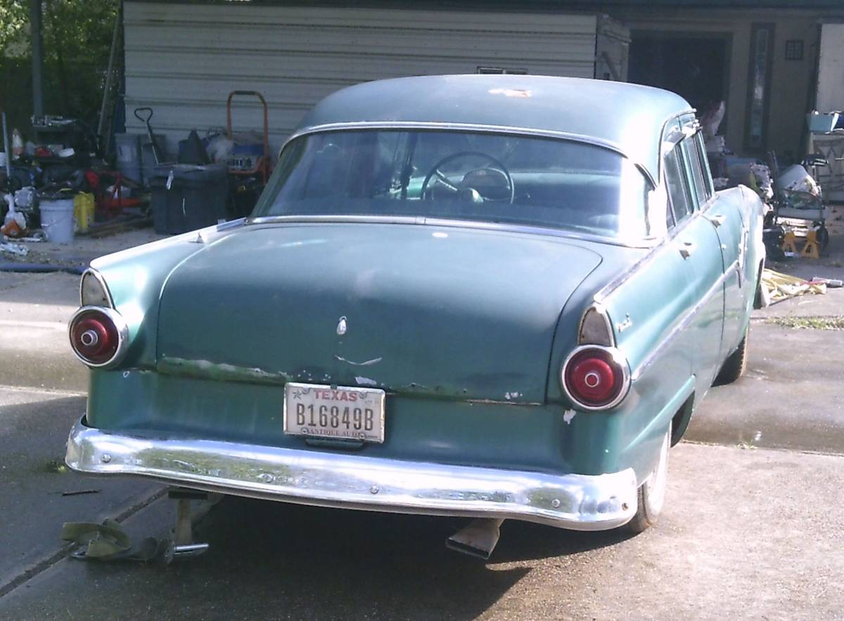 Ford-town-sedan-1955-green-4