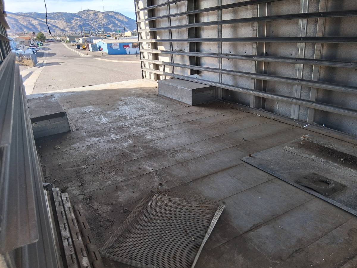 Ford-transit-t250-cargo-van-diesel-1986-white-2