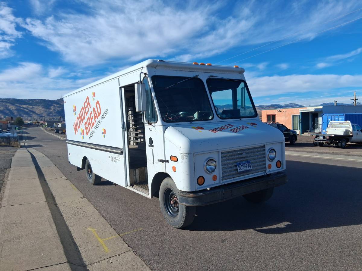 Ford-transit-t250-cargo-van-diesel-1986-white-3