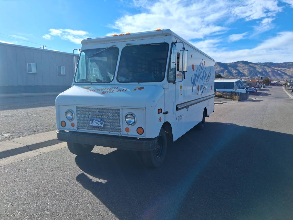 Ford-transit-t250-cargo-van-diesel-1986-white-5