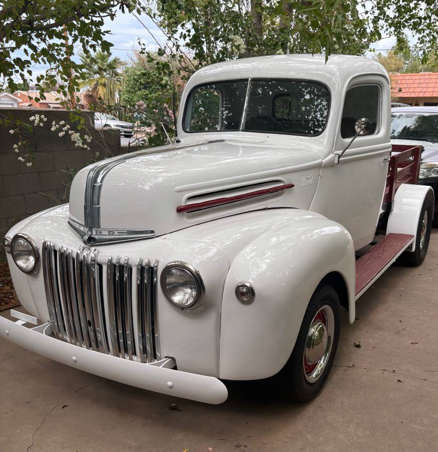Ford-truck-1946-white-1
