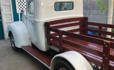 Ford-truck-1946-white-14