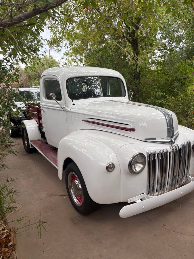 Ford-truck-1946-white-3