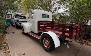 Ford-truck-1946-white-4