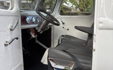 Ford-truck-1946-white-5