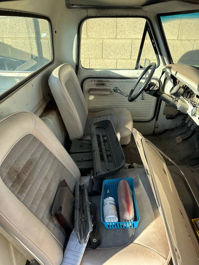 Ford-truck-1967-white-2