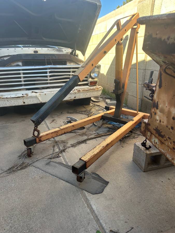 Ford-truck-1967-white-4