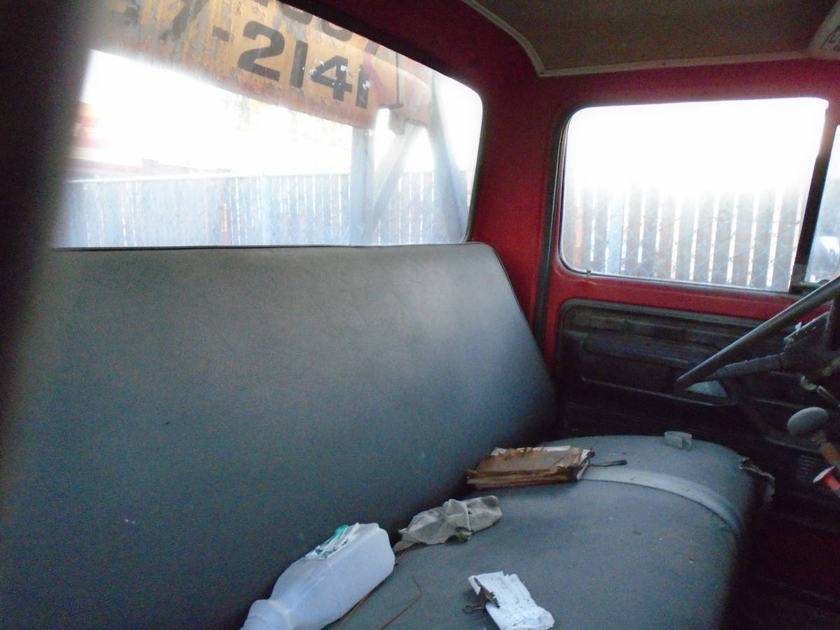 Ford-trucks-1970-custom-35