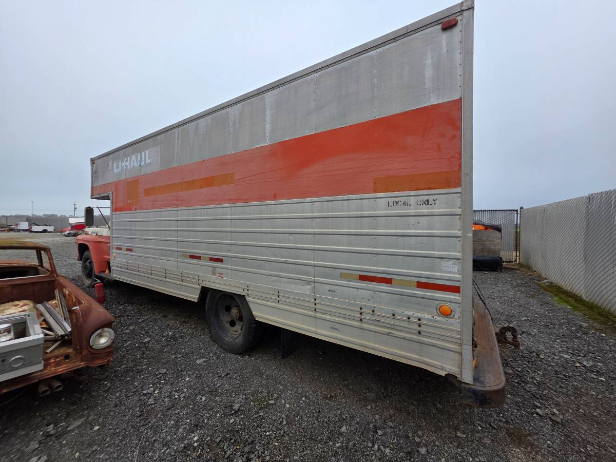 Ford-uhaul-box-truck-1972-1