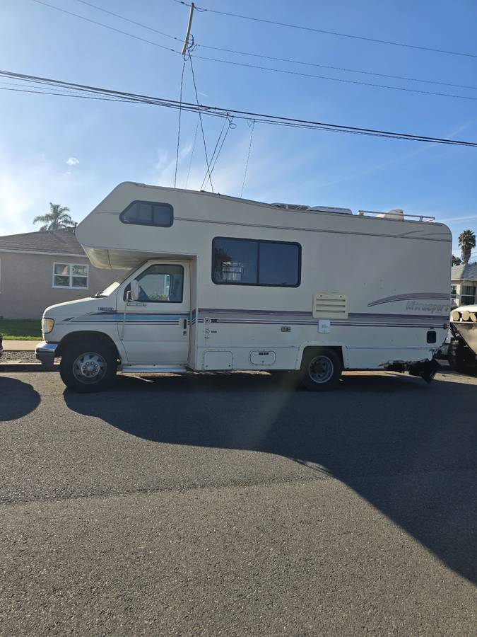 Ford-ultra-1995-white-10