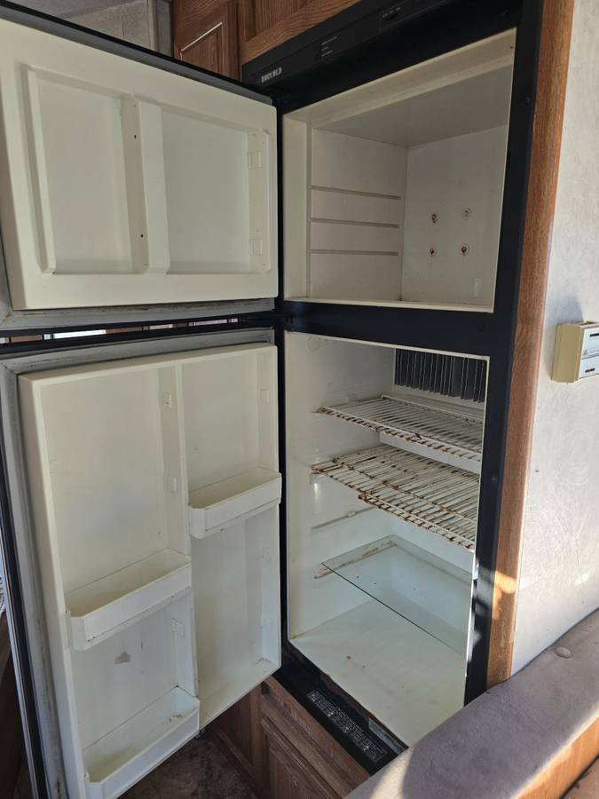 Ford-ultra-1995-white-2