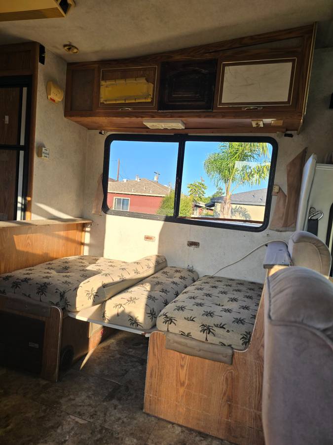 Ford-ultra-1995-white-4