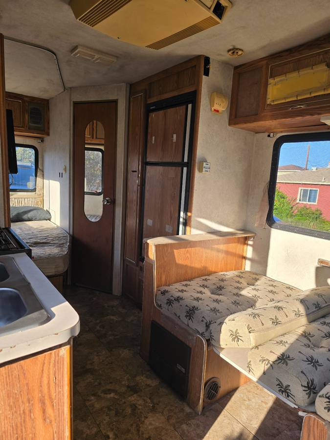 Ford-ultra-1995-white-5