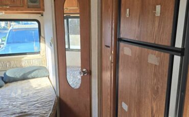 Ford-ultra-1995-white-7