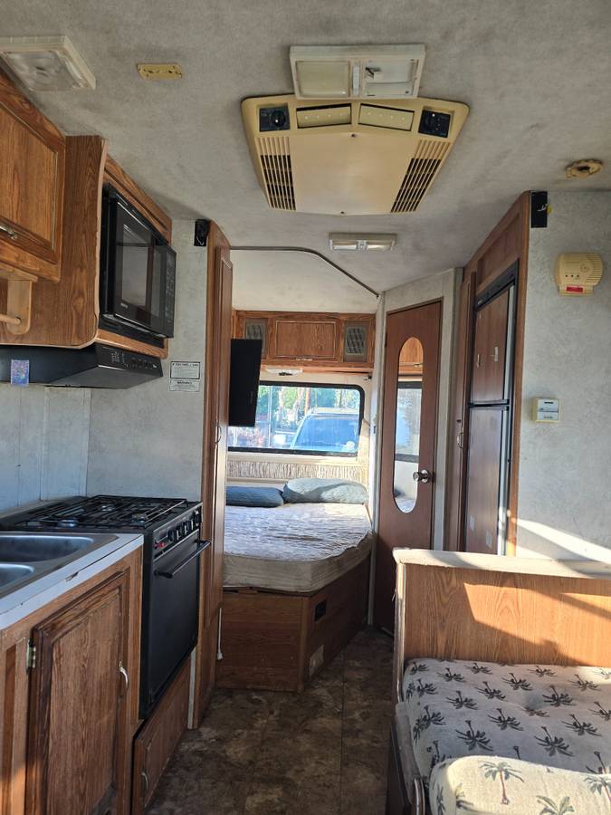 Ford-ultra-1995-white-9