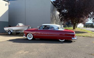 Ford-victoria-custom-shoebox-1951-red-23