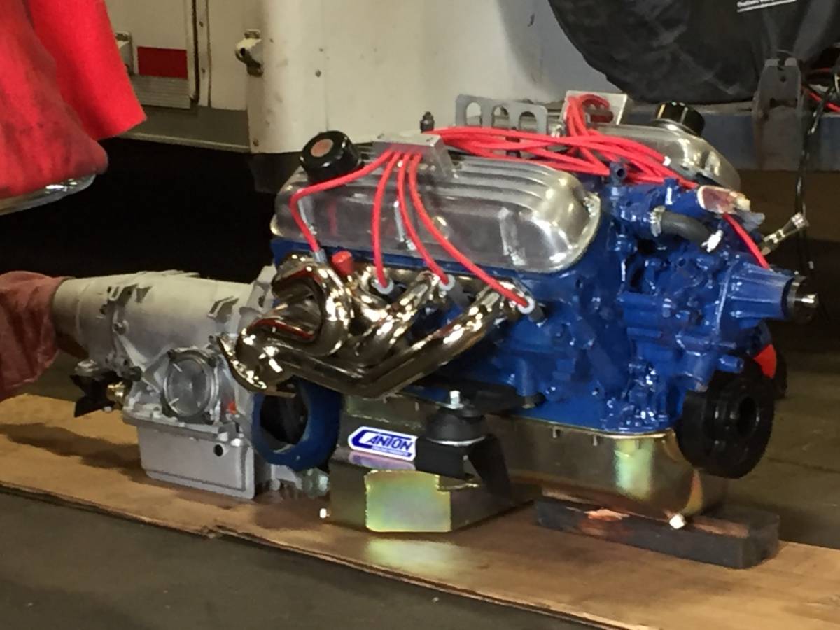 Ford-victoria-custom-shoebox-1951-red-32