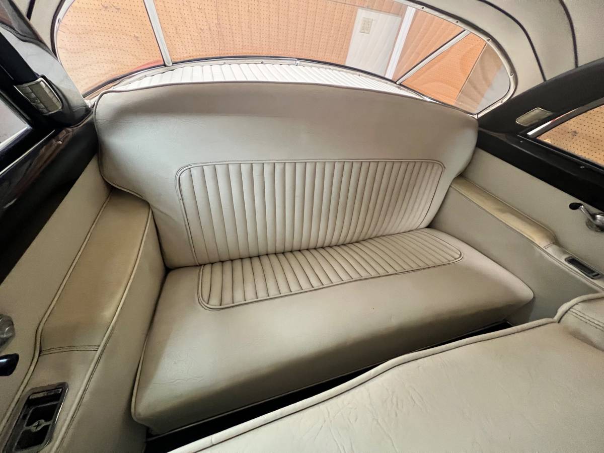 Ford-victoria-custom-shoebox-1951-red-48