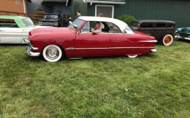 Ford-victoria-custom-shoebox-1951-red-6