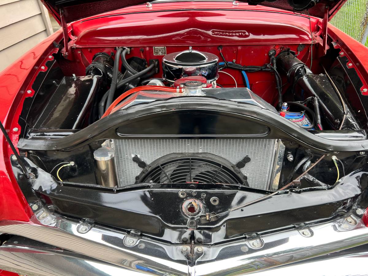 Ford-victoria-custom-shoebox-1951-red-7