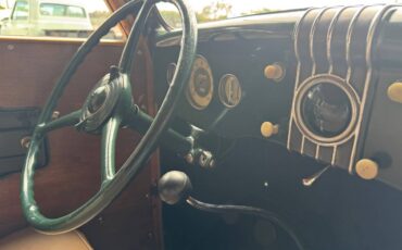 Ford-woody-deluxe.-1935-14