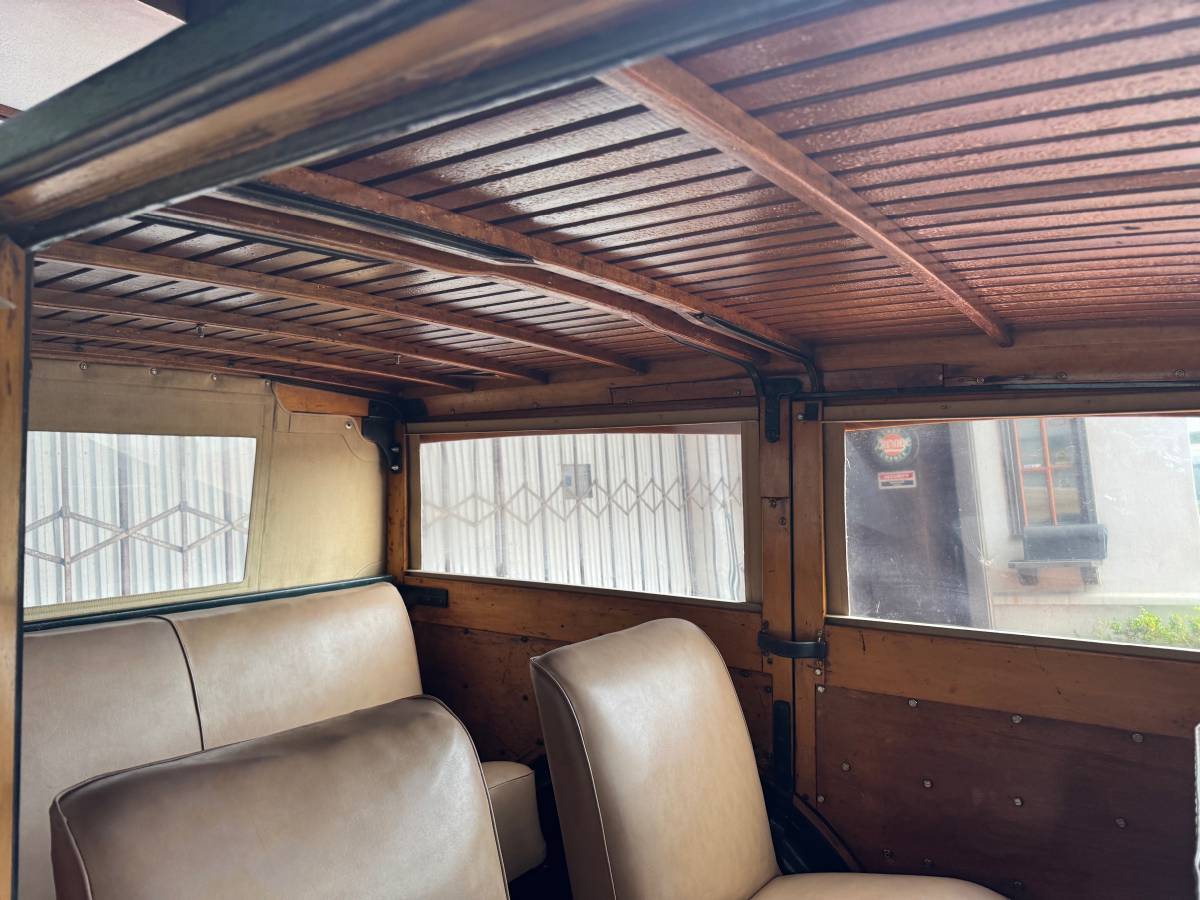 Ford-woody-deluxe.-1935-15