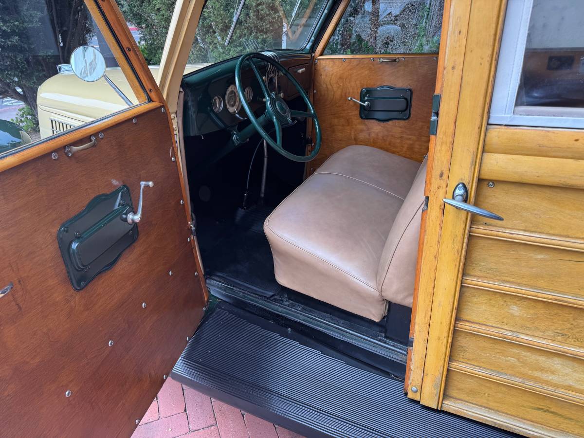 Ford-woody-deluxe.-1935-17